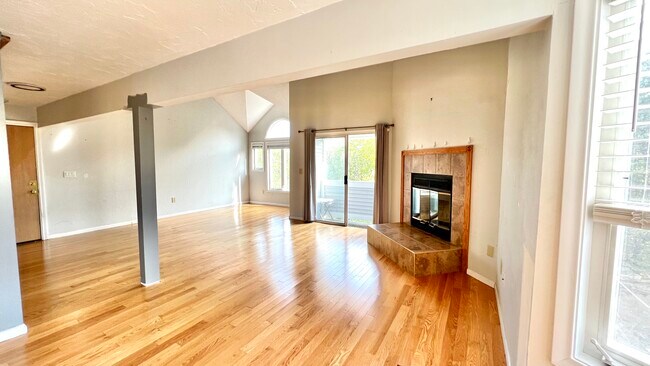 Building Photo - 114 Burkhall St