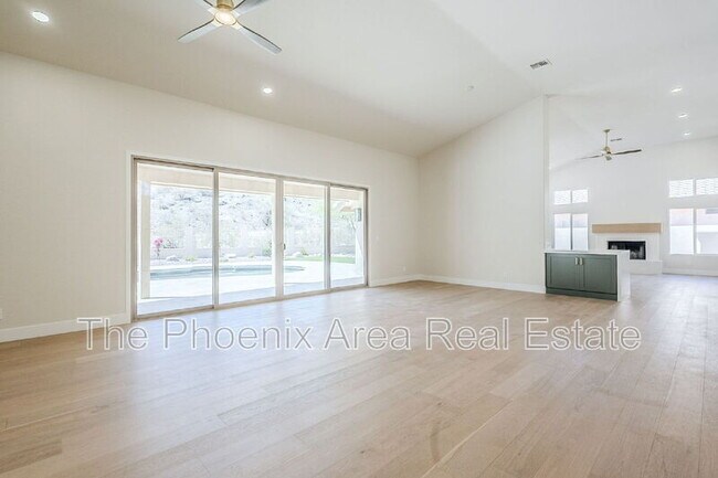 Building Photo - 1531 E Silverwood Dr