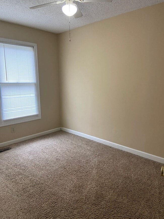 Building Photo - York County Townhouse Rental