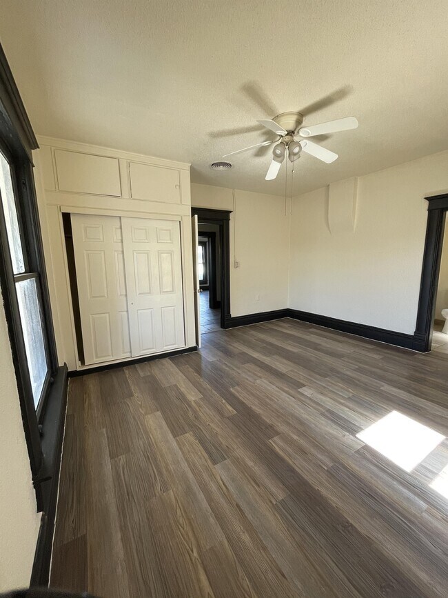 Building Photo - 3215 Wyoming Ave