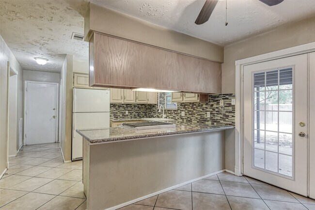 Building Photo - 45 Coralberry Rd