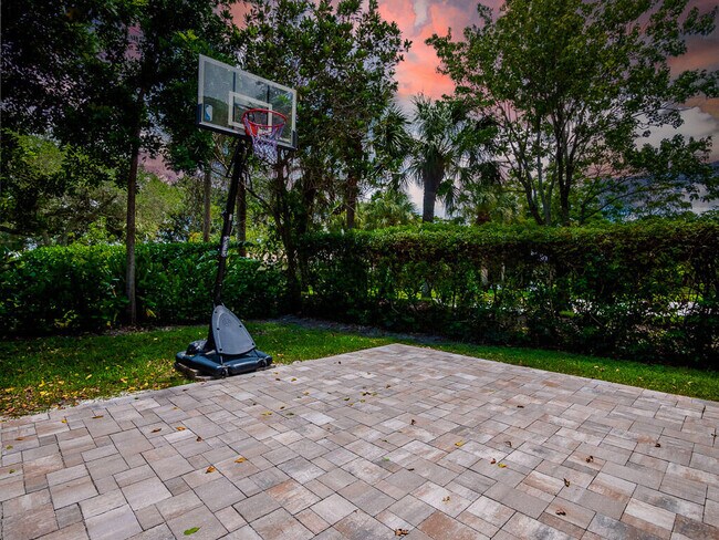 Building Photo - 6673 Eagle Ridge Dr
