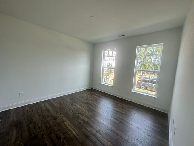 Building Photo - 409 Randolph Vw Dr