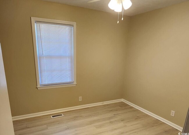 Building Photo - 220 Flag Patch Rd