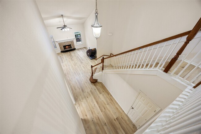 Building Photo - 21327 Colton Cove Dr