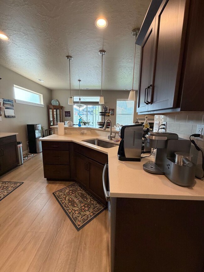 Building Photo - 7535 W Corona Dr
