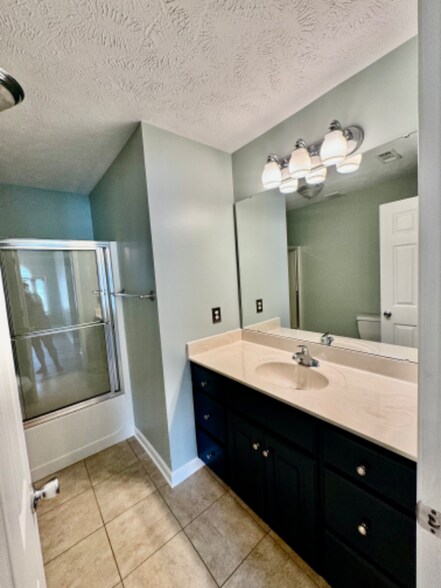 Building Photo - 64 Lakewind Ct
