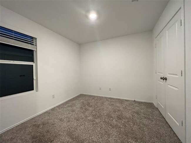 Building Photo - 115 Vintage Dr