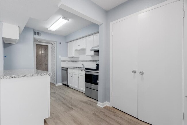 Building Photo - 17202 Imperial Valley Dr