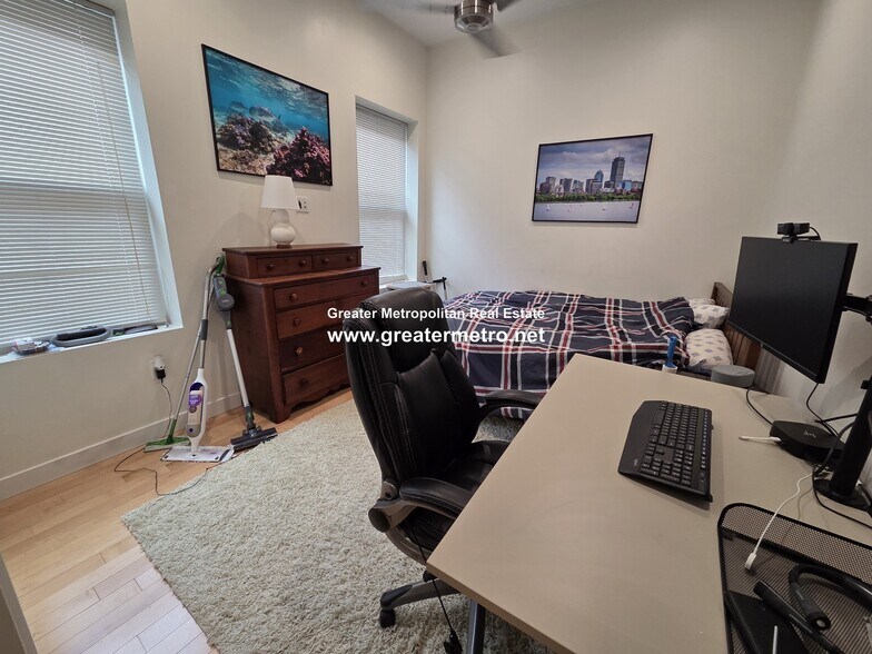 Building Photo - 6 Foster St