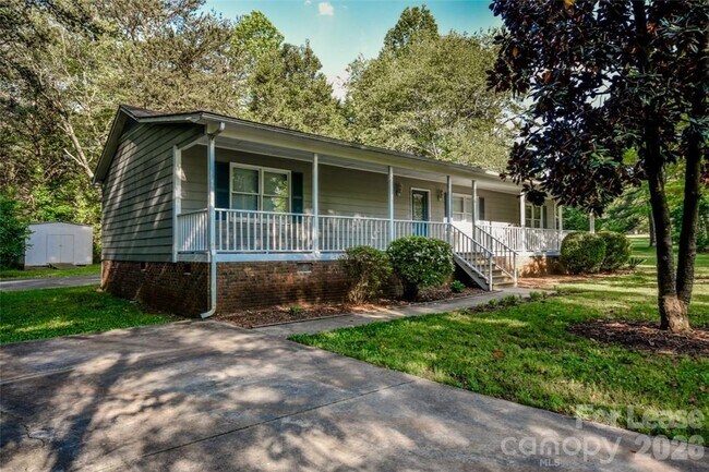Building Photo - 7730 Deer Track Dr