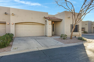 Building Photo - 440 S Val Vista Dr