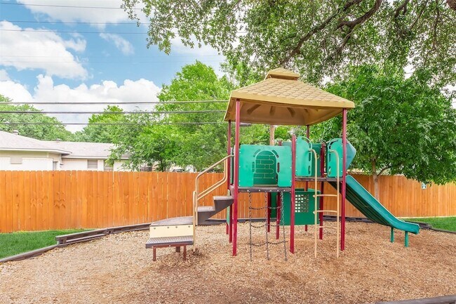 Building Photo - 1212 Hampshire Ln