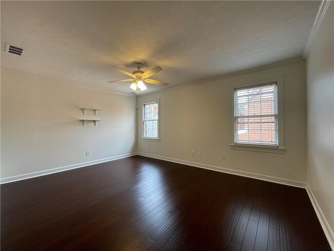 Building Photo - 3145 Queens Walk
