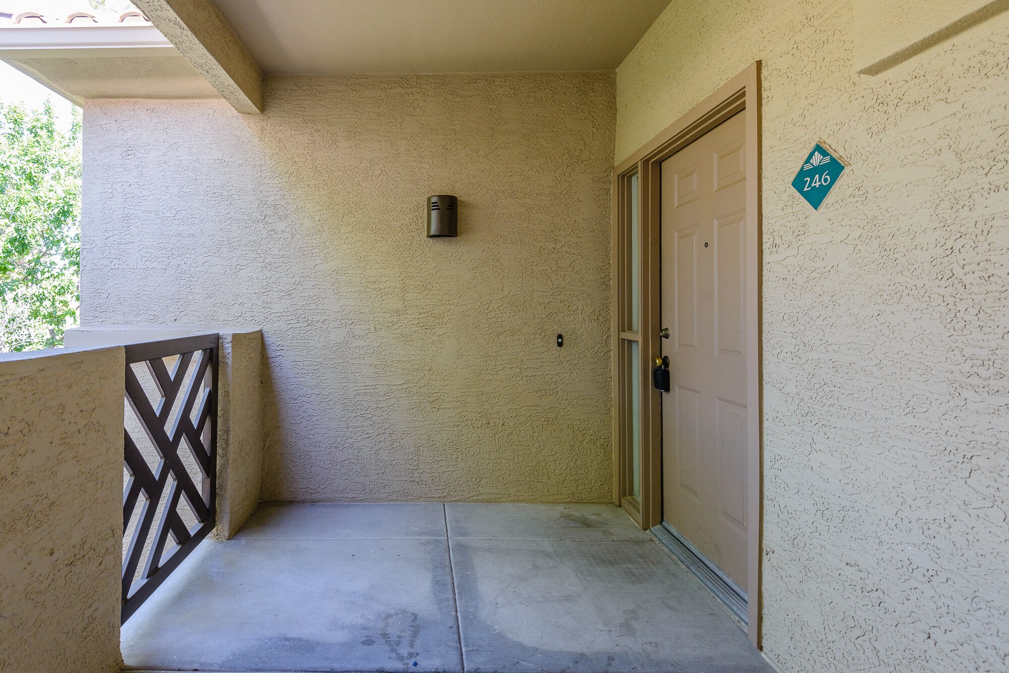 Building Photo - 9550 E Thunderbird Rd