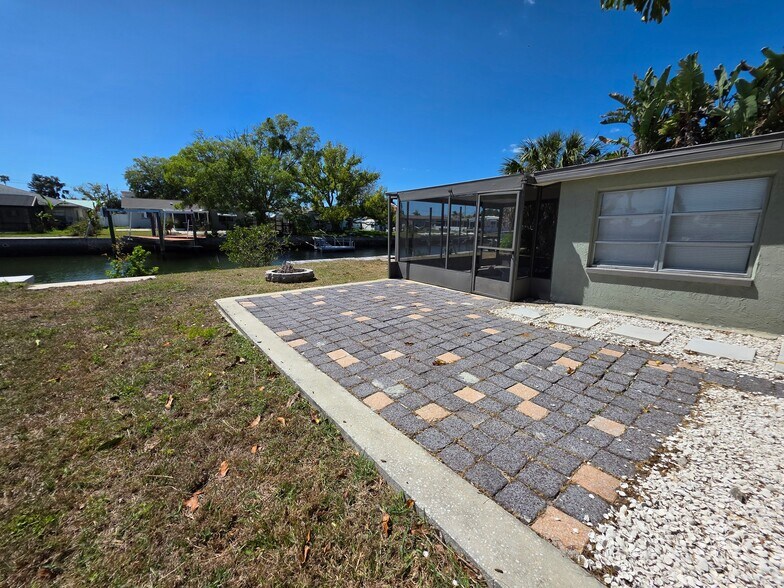 Building Photo - 13315 Neptune Dr