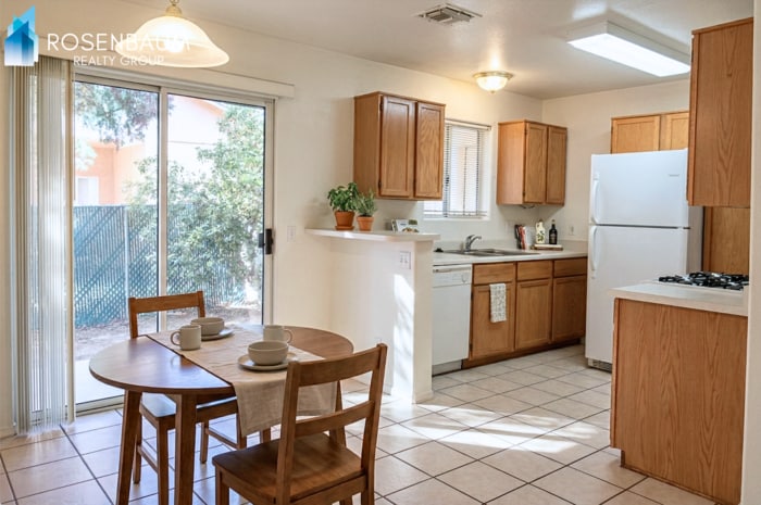 Building Photo - 6243 N Buckboard Dr