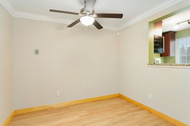 Building Photo - Cozy 2 bedroom, 2 bathroom condo- Federal Way Area