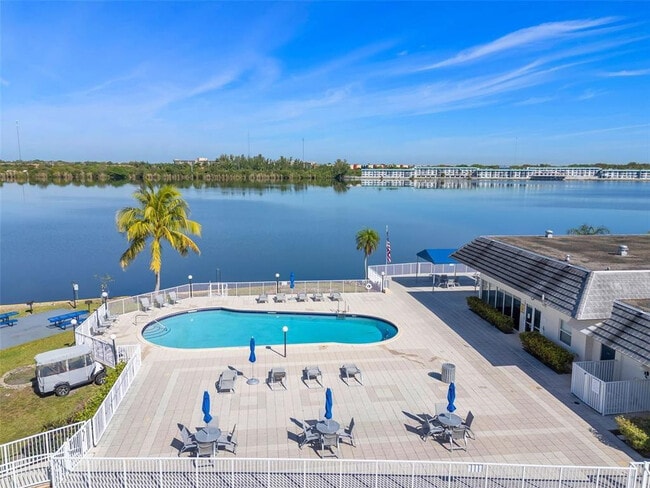 Building Photo - 1175 NE Miami Gardens Dr