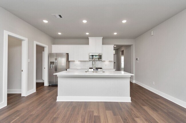 Building Photo - The Maple – Spacious Design, Exceptional L...