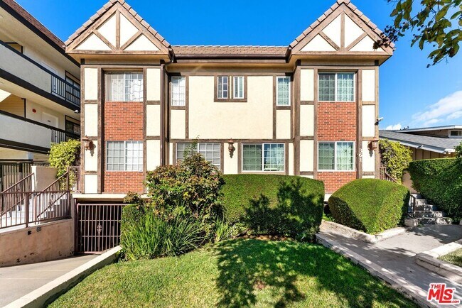 Primary Photo - 361 Salem St