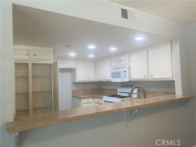 Building Photo - 25651 Mont Pointe