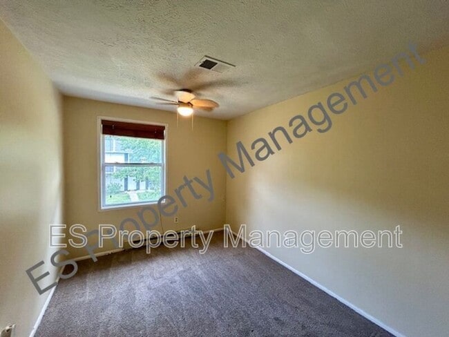 Building Photo - 718 Southfield Ct