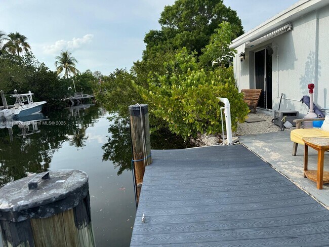 Building Photo - 1301 Grouper Dr