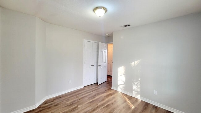 Building Photo - 3112 Travis St