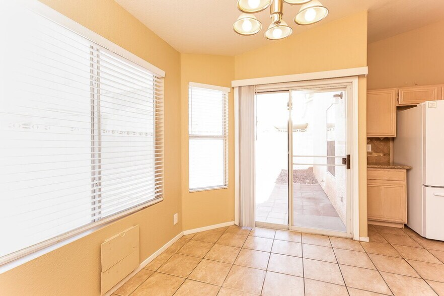 Building Photo - 6620 Peony Bush Dr