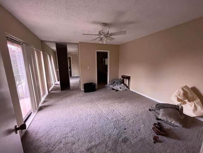 Building Photo - 5373 Bamboo Ct