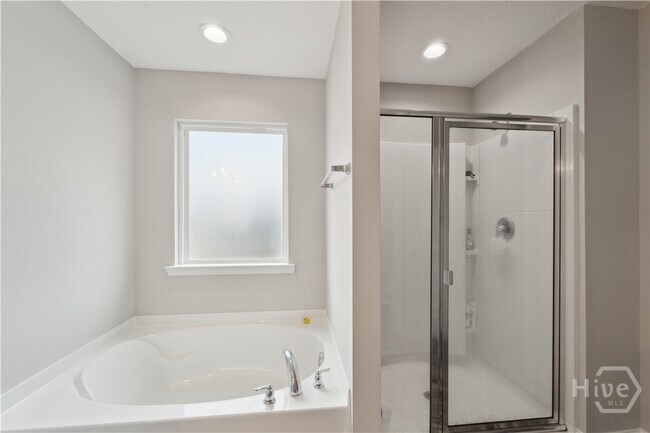 Building Photo - 601 Meloney Dr