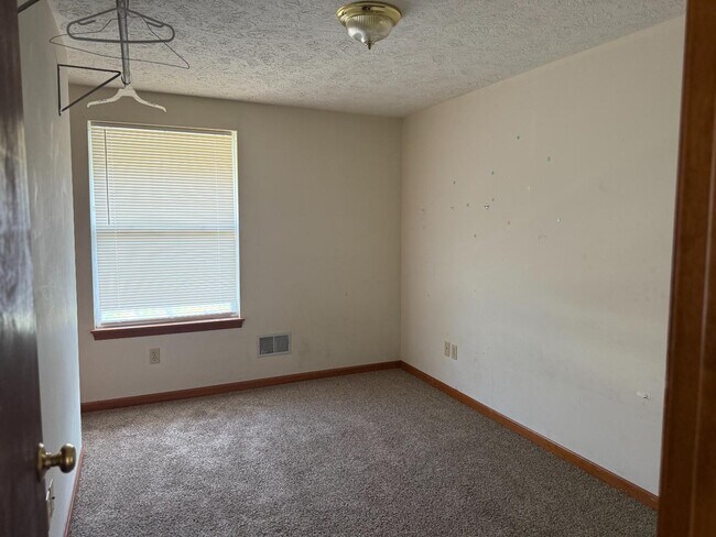 Building Photo - 528 Avon St