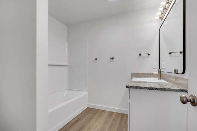 Building Photo - 6333 Poppy Dr