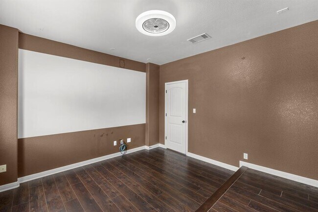 Building Photo - 18613 Falcon Pointe Blvd