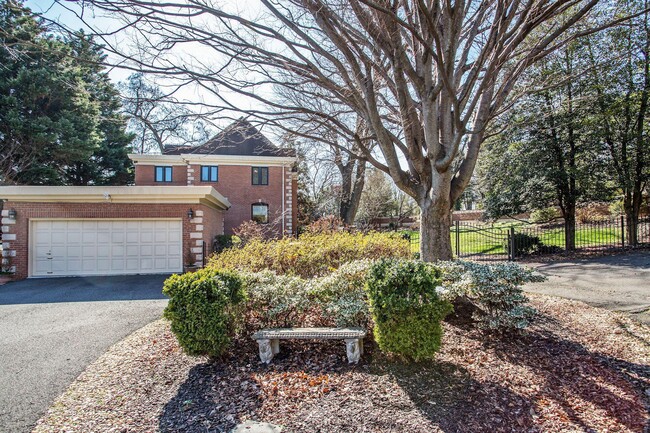 Building Photo - 1412 Coventry Ln