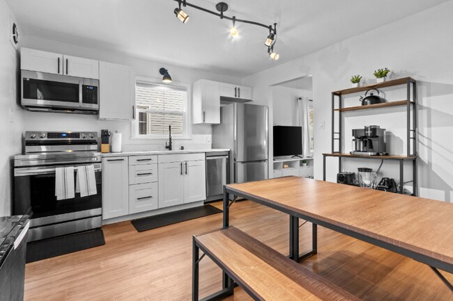 Building Photo - 914 Quincy St