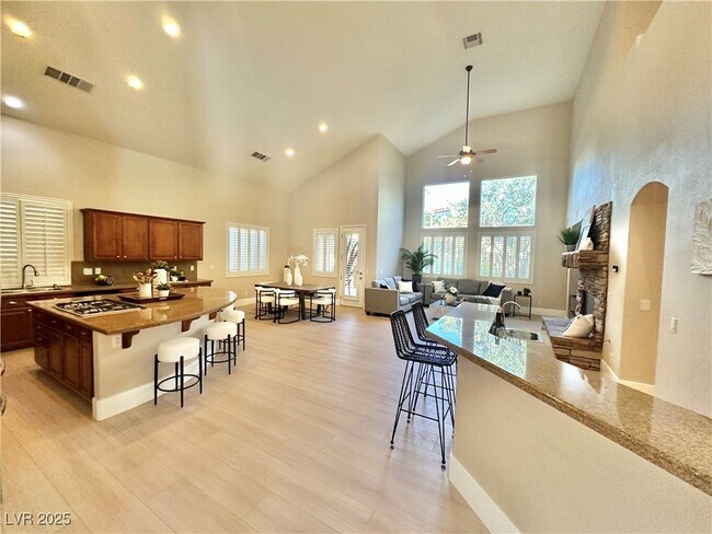 Building Photo - 858 La Sconsa Dr