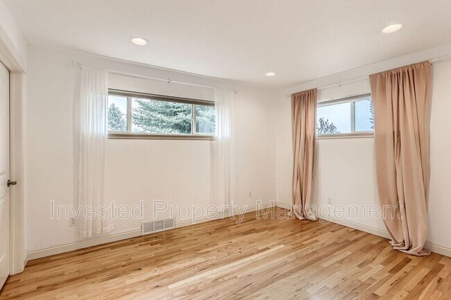 Building Photo - 2471 S Ivanhoe Pl