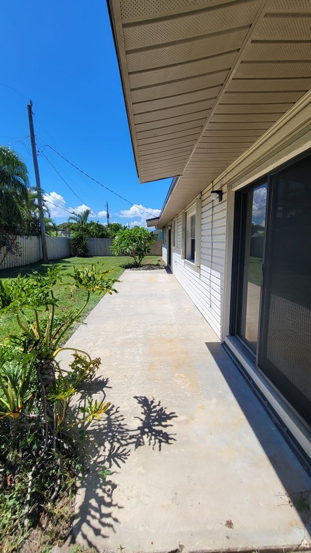 Building Photo - Beautiful Corner Lot Rental-Large 4 Bedroo...