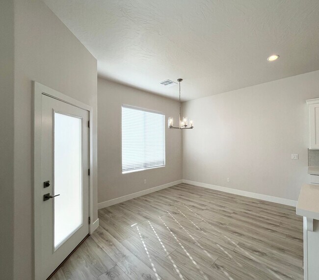 Building Photo - Lovely Three Bedroom Home with RV parking in Shooting Star - Washington Fields