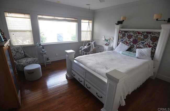 Building Photo - 5618 Bellevue Ave