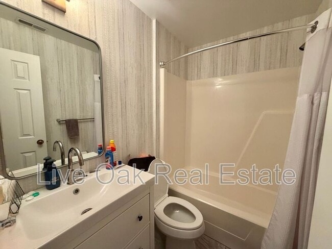 Building Photo - 103 N Thalia Rd