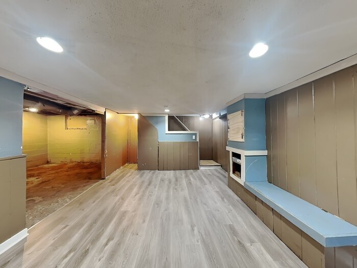 Building Photo - 3601 N Thomas Ave