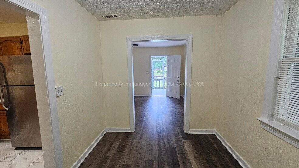 Building Photo - 2395 Commonwealth Ave