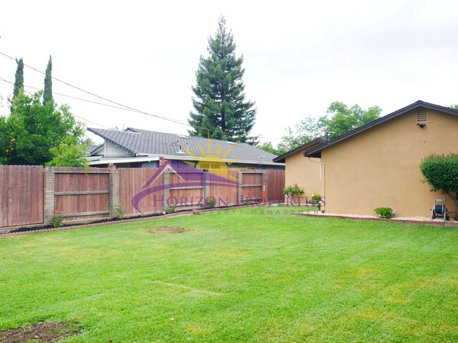 Building Photo - Remodeled 3 Bed 1 Bath 900sqft home in West Sacramento
