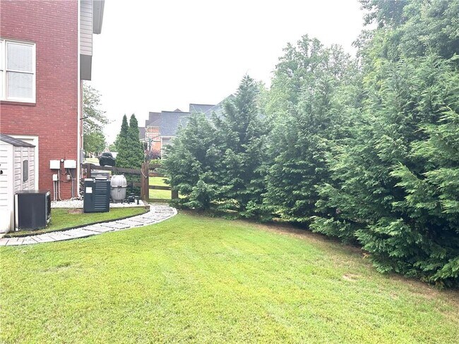 Building Photo - 2852 Summer Branch Ln