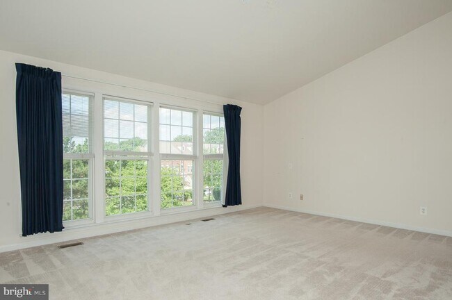 Building Photo - 6862 Alicia Ct