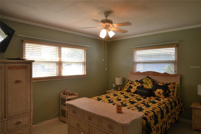 Building Photo - 1712 Suffolk Dr