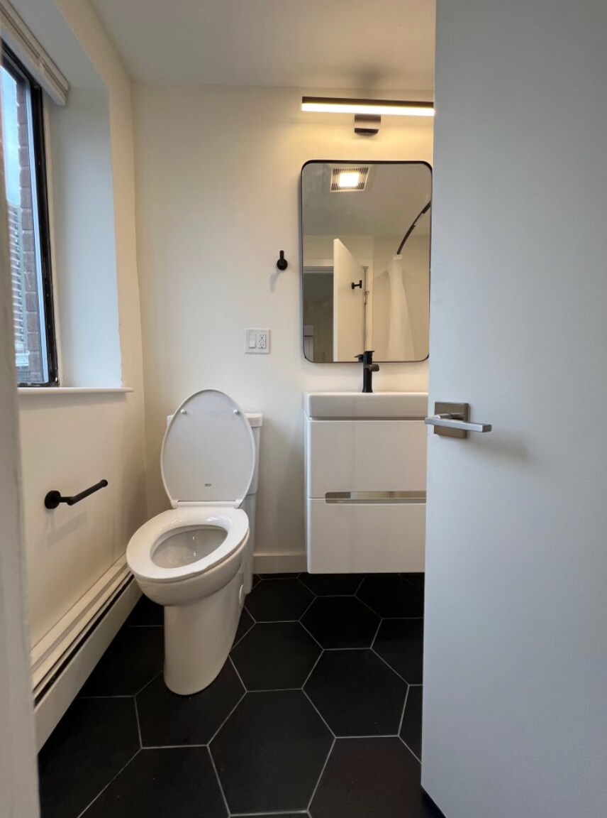 Building Photo - 12 Parker Hill Ave